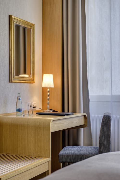 Hotel Continental, Room