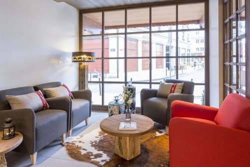 Hotel Edelweiss, Reception