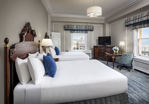 Fairmont Empress, Room