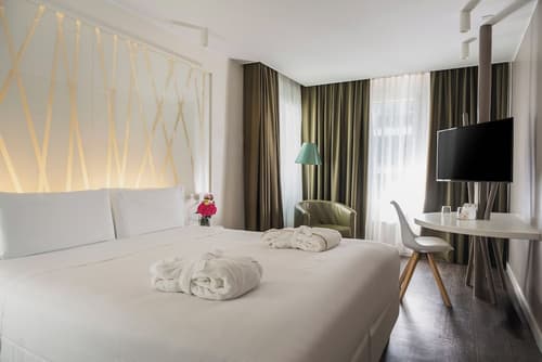 Hotel Admiral, Primary image