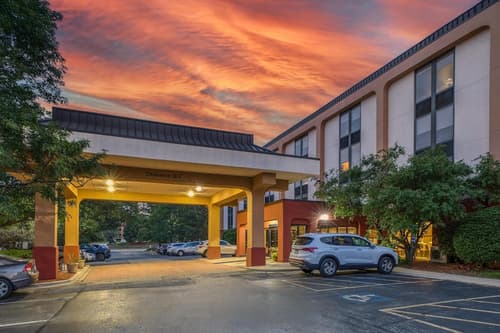 SureStay Plus Hotel by Best Western Chicago Lombard, Primary image