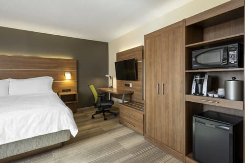 Holiday Inn Express Toronto - Downtown by IHG, Room