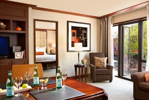 The Bostonian Boston, Room