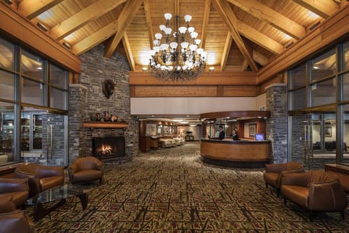 Royal Canadian Lodge, Lobby