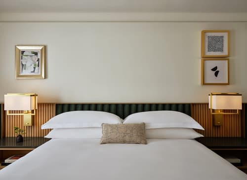 70 Park Avenue, Room