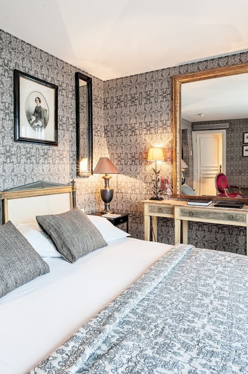 Hôtel Chateaubriand Champs Elysées, Room