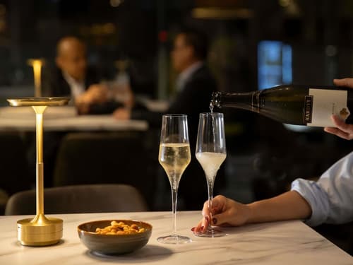 The Sydney Boulevard Hotel, Bar (on property)