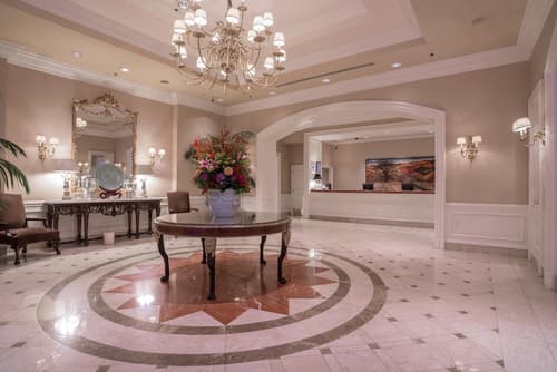 The Sutton Place Hotel Vancouver, Lobby lounge