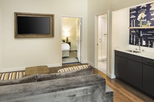 Hotel Indigo Boston Garden by IHG, Room