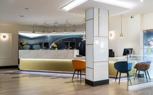 Hotel Gran Versalles, Reception