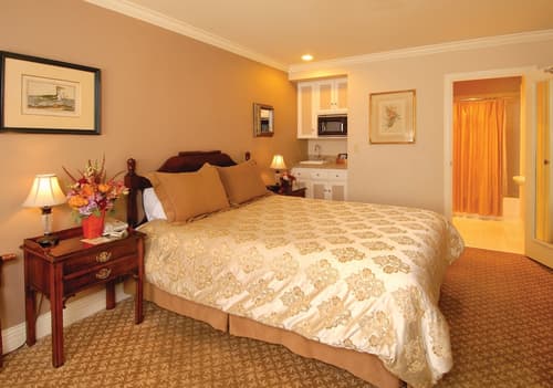 Inn At The Opera, Room