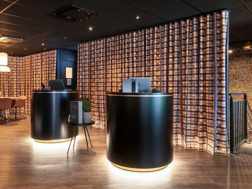 Novotel Bordeaux Centre, Reception