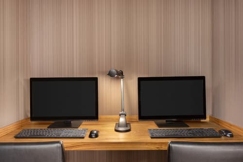 Ramada by Wyndham Lisbon, Lobby sitting area