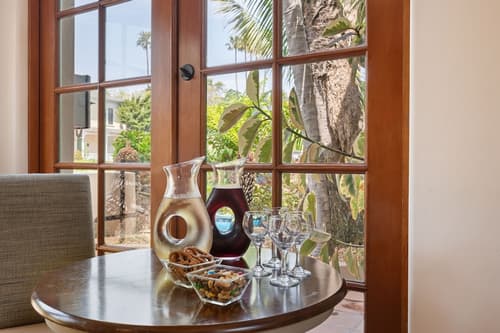 Inn By The Harbor, Reception