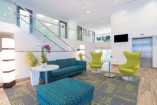 Hampton Inn and Suites by Hilton, Downtown Vancouver, Lobby