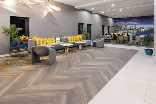 La Quinta Inn & Suites by Wyndham Memphis I-240, Lobby