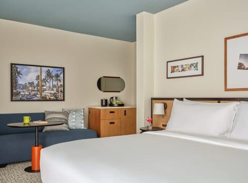 Romer House Waikiki, Room