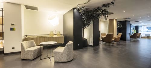 Hotel ILUNION Almirante, Interior entrance