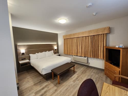 Days Inn & Conference Centre by Wyndham Penticton, Room