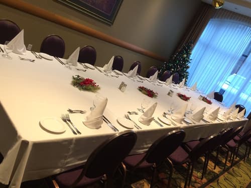 Holiday Inn Hotel & Suites North Vancouver by IHG, Reception