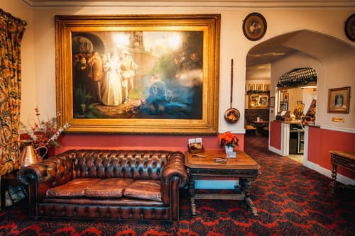 The Bedford Hotel, Interior entrance