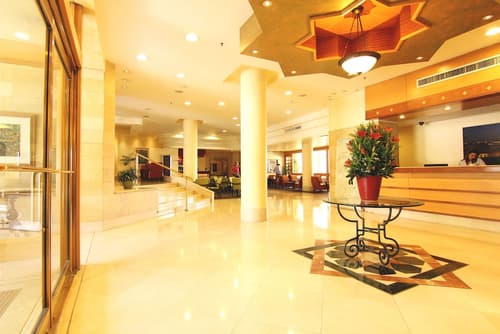 Ambassador Hotel, Lobby