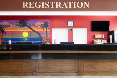 Ramada by Wyndham Kissimmee Gateway, Lobby