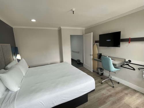 The Midtowner Hotel, SureStay Collection by Best Western, Room