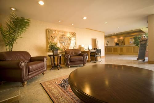 Coast Discovery Inn, 