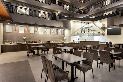 Embassy Suites by Hilton Miami International Airport, Breakfast area