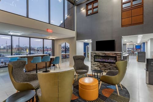 Best Western Plus St. Louis West-Westport, Lobby