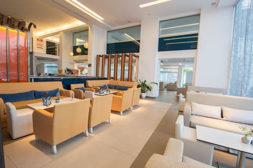 Astron Hotel, Lobby lounge