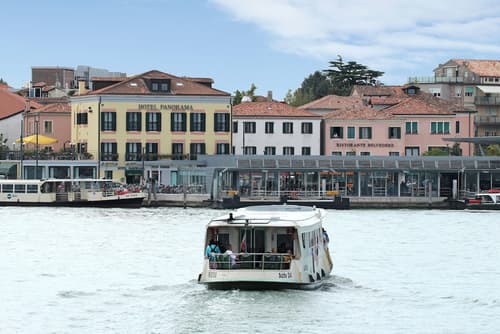 Hotel Panorama, Primary image