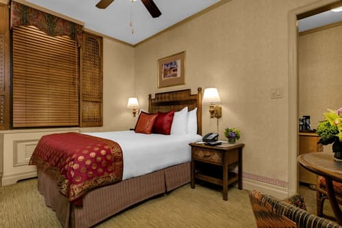 Casablanca Hotel by Library Hotel Collection, Room