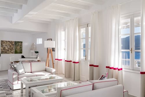 Archipelagos Hotel, Lobby sitting area