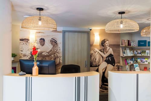 Best Western Les Bains Hôtel & SPA Perros-Guirec, Reception