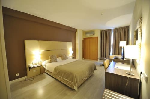 Hotel Puerta de Segovia, Primary image