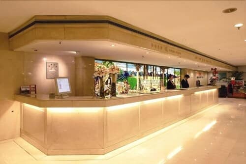 Jianguo Hotel Shanghai, Interior entrance