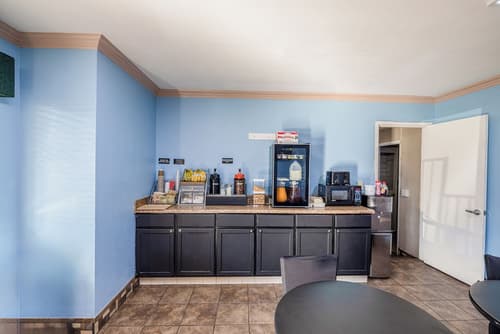 Townhouse Barstow On Historic Route 66 CA  I 15, Breakfast area