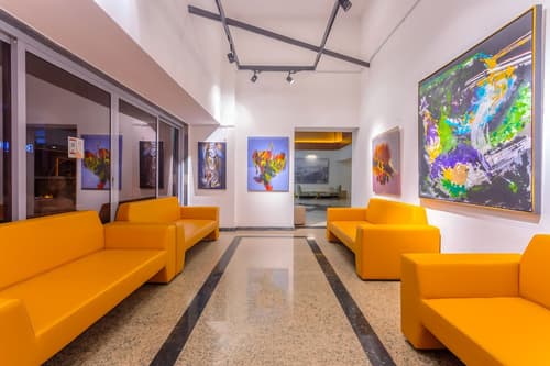 Best Western Plus Khan Hotel, Lobby sitting area