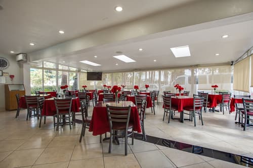 Best Inn & Suites, Restaurant