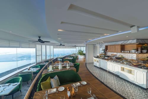 Hyatt Regency Dubai, Restaurant