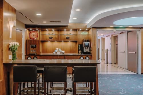 Club Quarters Hotel in San Francisco, Lobby sitting area