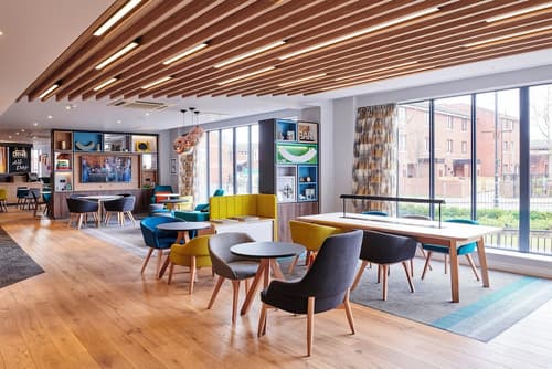 Holiday Inn Belfast City Centre by IHG, Lobby sitting area