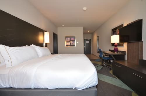Holiday Inn Express & Suites Oklahoma City Mid - Arpt Area by IHG, Room