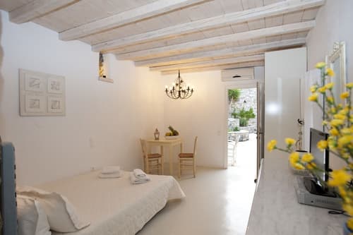 Navy Blue Suites, Room