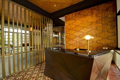 The Henry Hotel Manila, Reception