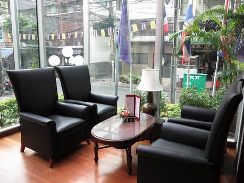 The Grand Sathorn, Lobby sitting area