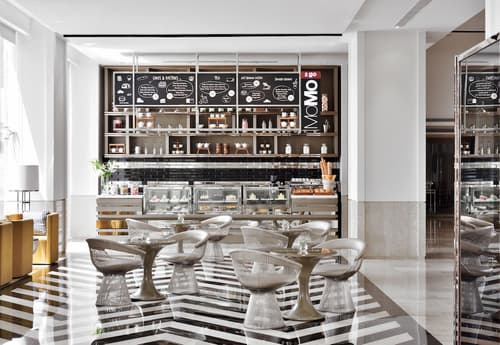 Courtyard by Marriott Agra, Lobby sitting area