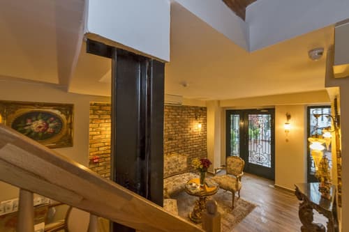 By Murat Royal Hotels, Lobby sitting area